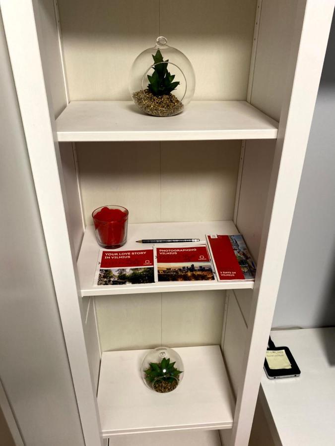 Your Home - Central Studio Apartment, Balcony, Parking & Self Check-In VNO Buitenkant foto