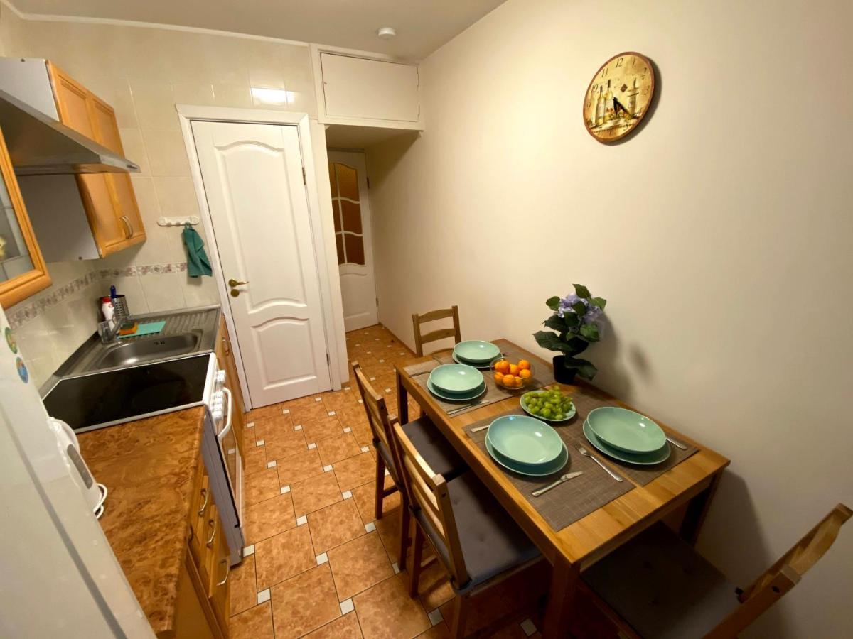 Your Home - Central Studio Apartment, Balcony, Parking & Self Check-In VNO Buitenkant foto