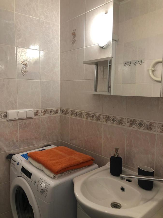 Your Home - Central Studio Apartment, Balcony, Parking & Self Check-In VNO Buitenkant foto